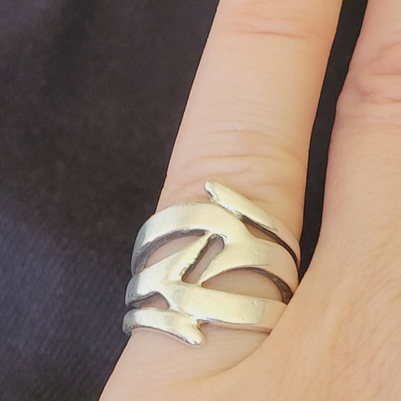 Ring - Picture 3 of 3